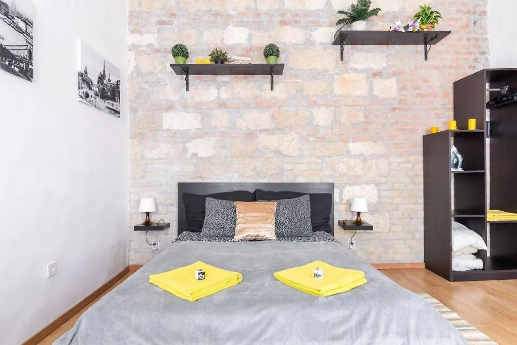 Vintage Style Cozy Downtown Apartment. Budapest Hungary