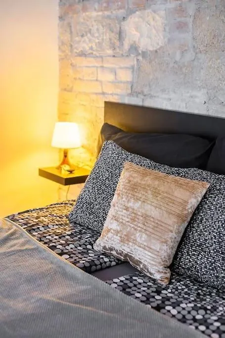 Vintage Style Cozy Downtown Apartment. Budapest Hungary