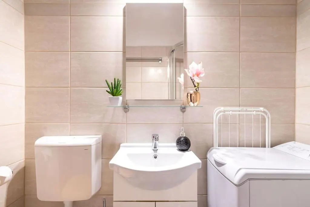 Vintage Style Cozy Downtown Apartment. Budapest