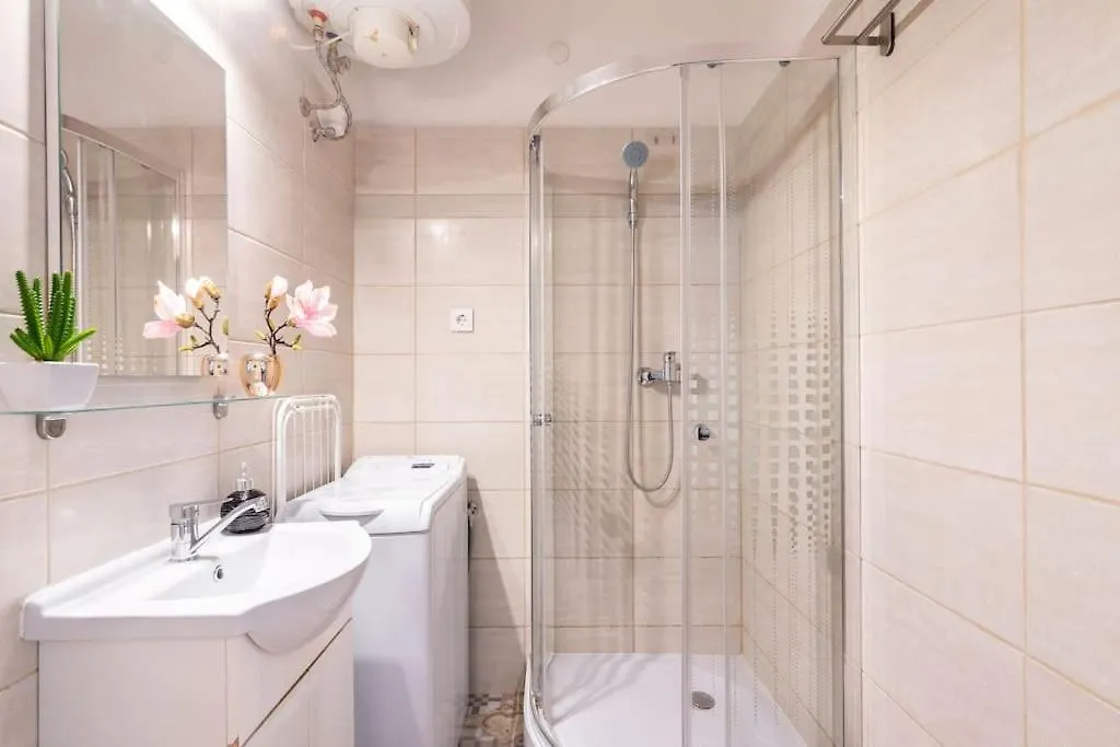 Vintage Style Cozy Downtown Apartment. Budapest 0*,