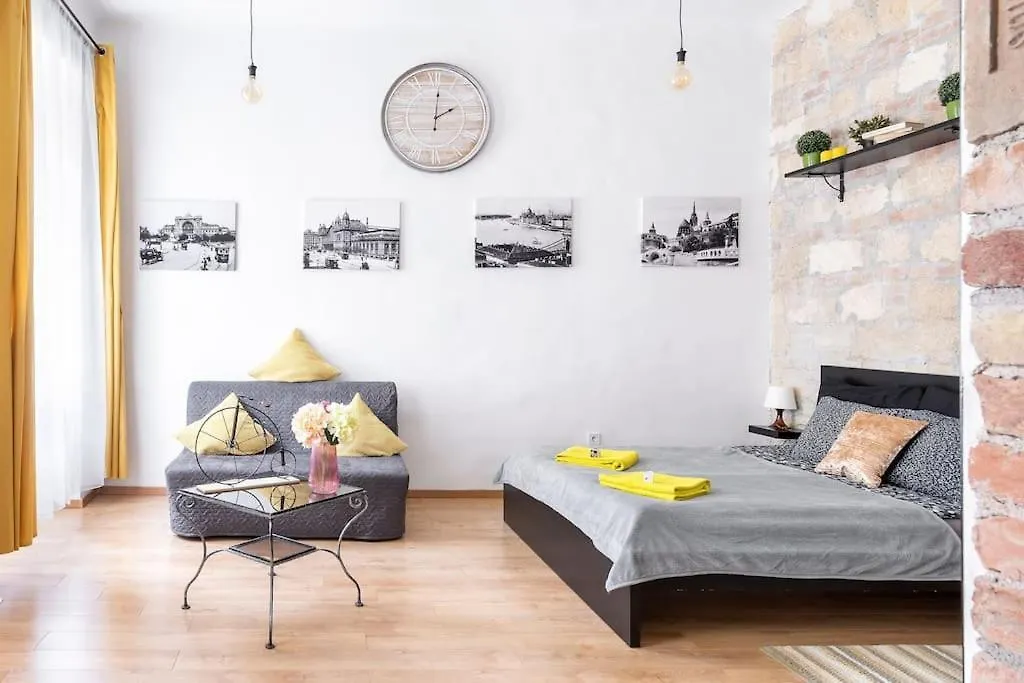 Apartment Vintage Style Cozy Downtown Apartment. Budapest Hungary